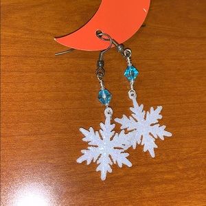 🚨🎁 Secret Host Gift - Snowflake Earrings
